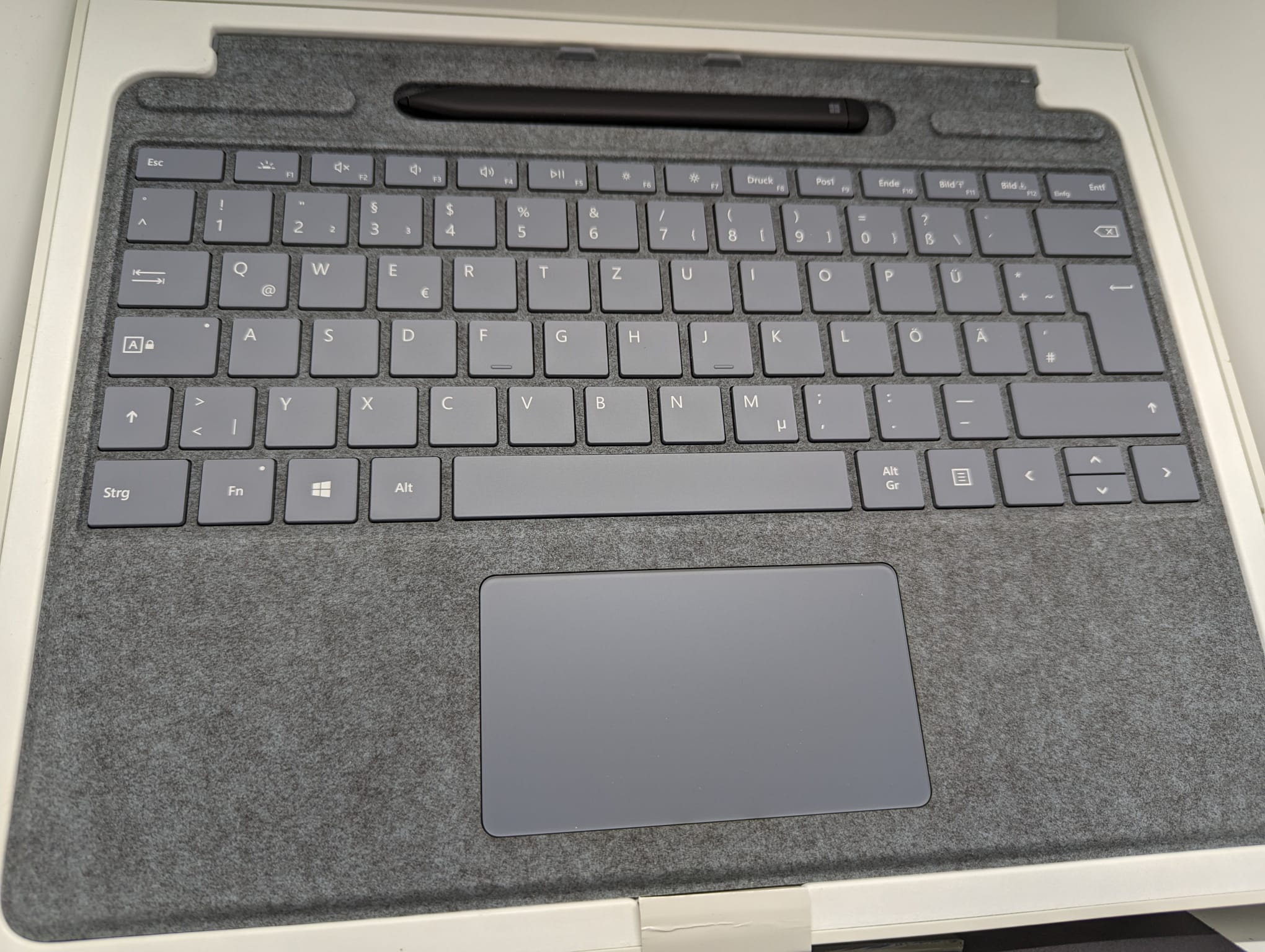 Microsoft Surface Signature Tastatur mit Slim Pen Typecover Pro X, Pro 8, Pro 9  grau, QWERTZ DEUTSCH  