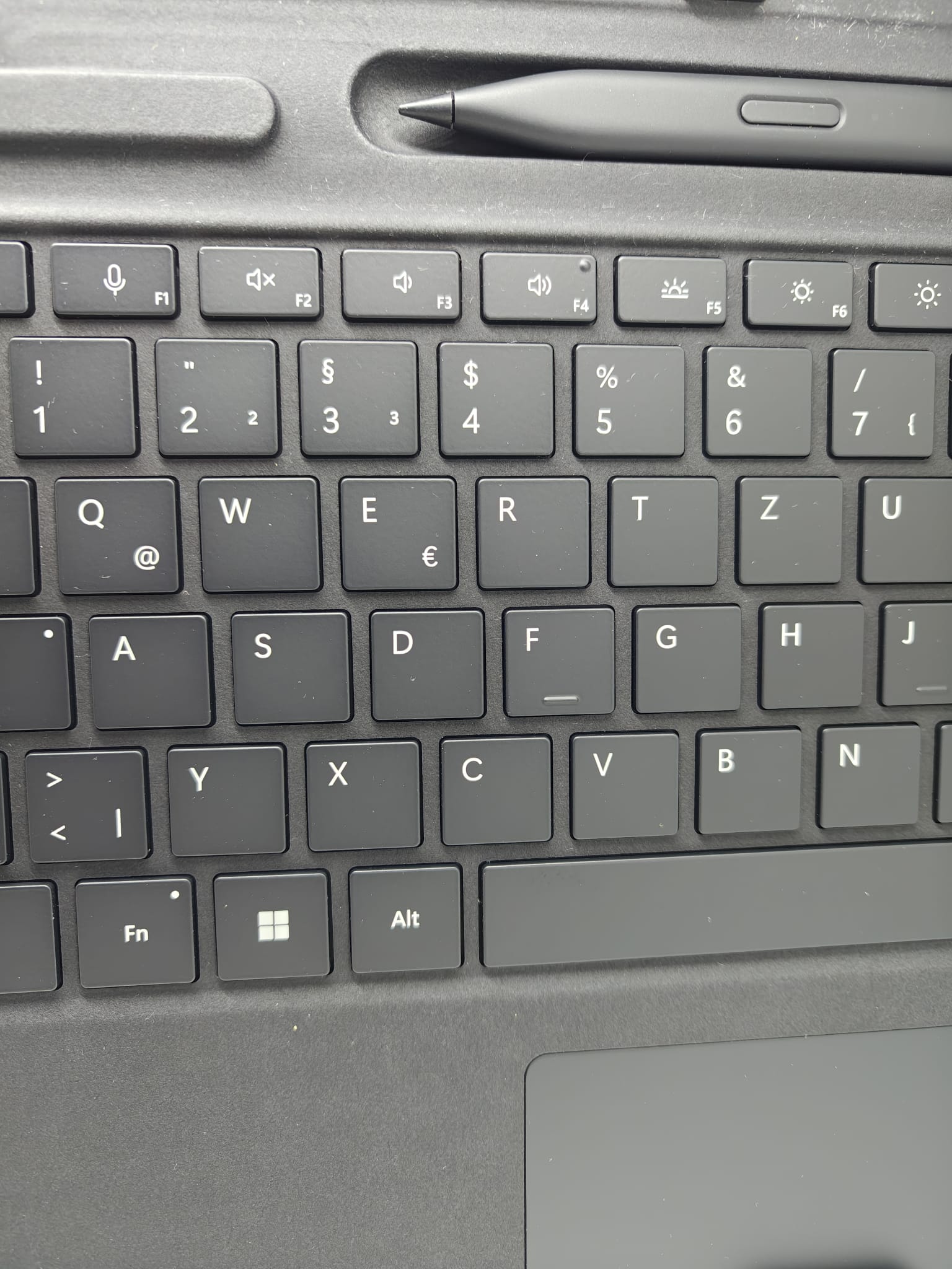 Microsoft Surface Signature Tastatur mit Slim Pen 2 Typecover Pro X, Pro 8, Pro 9, Pro 11 COPILOT QWERTZ DEUTSCH