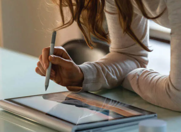 Microsoft Surface  Book 3  i7 1065G/ 13,5 Zoll  SSD 1024GB , RAM 32GB , QWERTZ platin , Windows 11 , Refurbished  