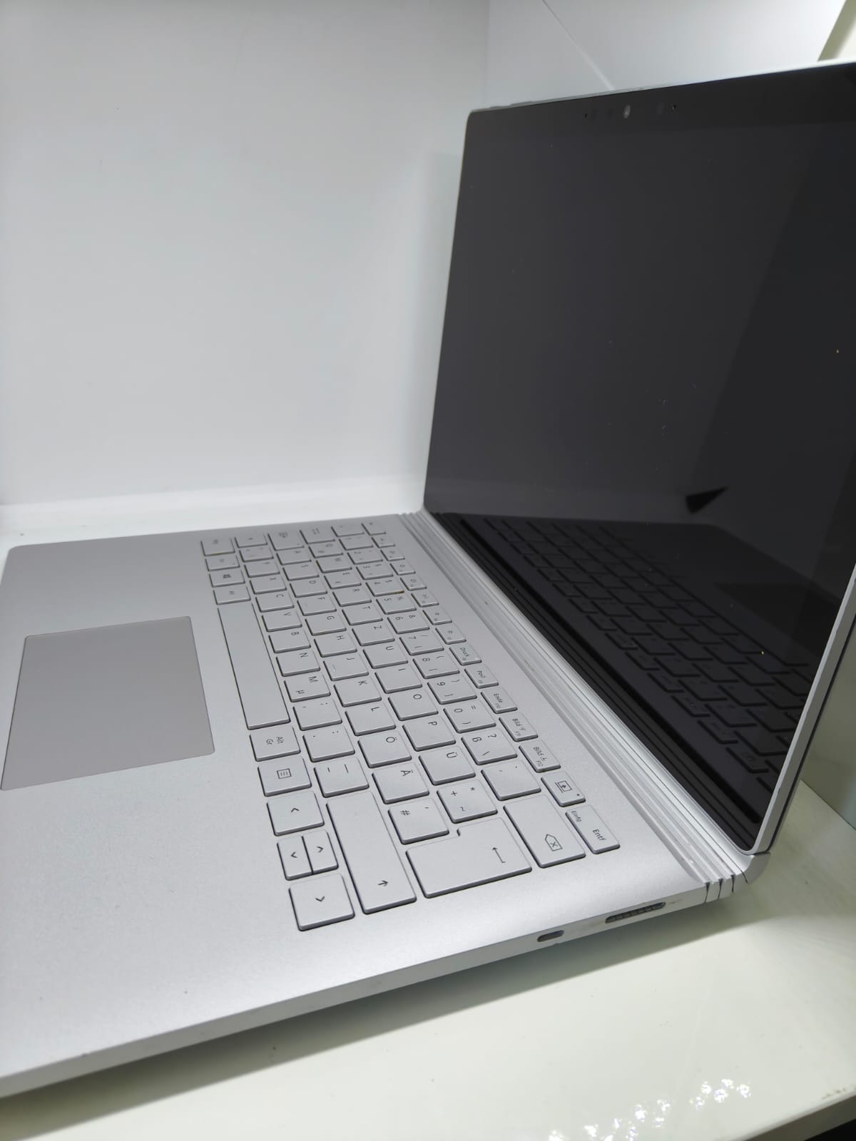 Microsoft Surface  Book 3  i7 1065G/ 13,5 Zoll  SSD 1024GB , RAM 32GB , QWERTZ platin , Windows 11 , Refurbished  