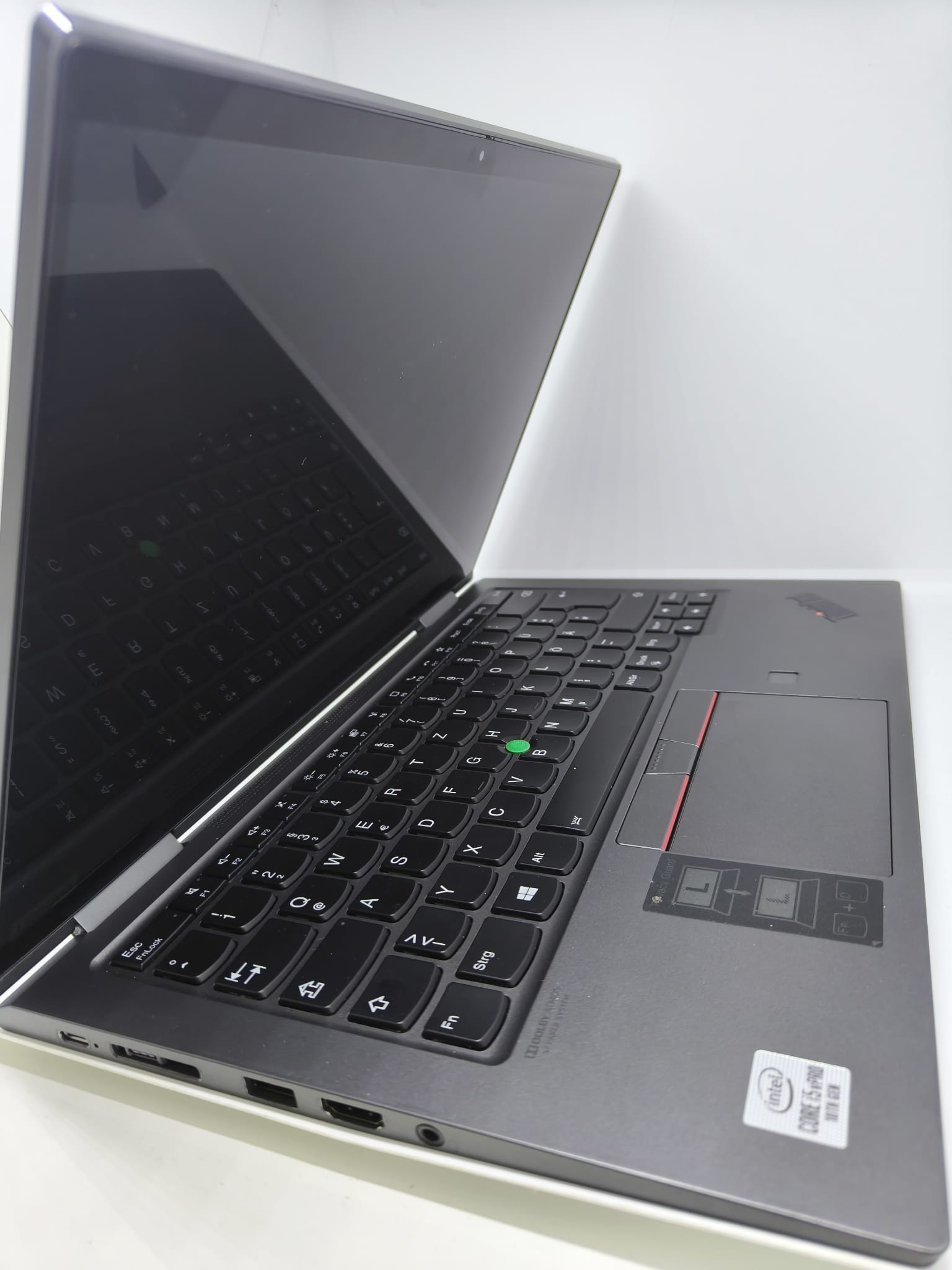 Lenovo ThinkPad X1 Yoga Gen 5 – i5  16GB RAM  512GB SSD  LTE Touch convertible – QWERTZ